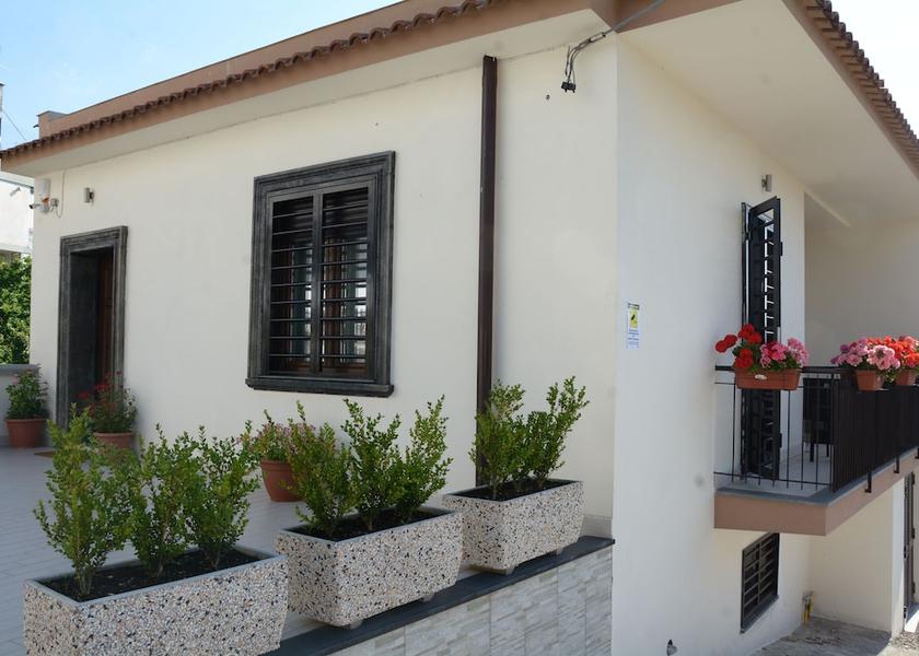 Campania Trecase Exterior Detail