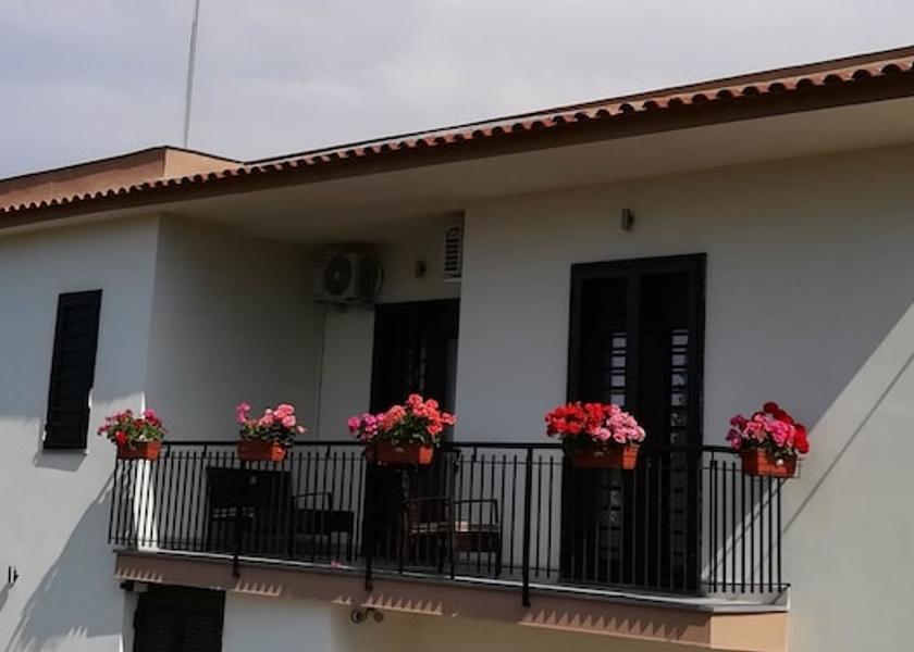 Campania Trecase Exterior Detail