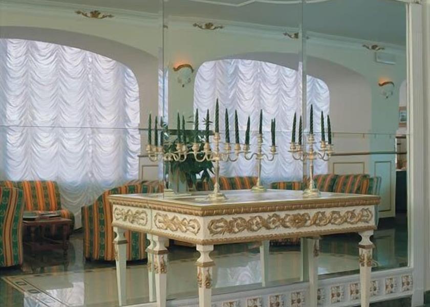Marche Gabicce Mare Interior Entrance