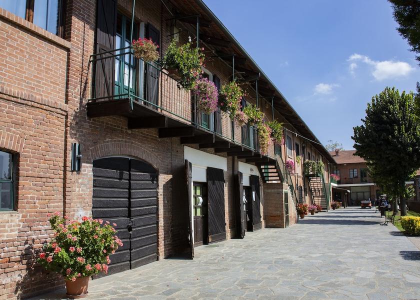 Piedmont Carmagnola Facade