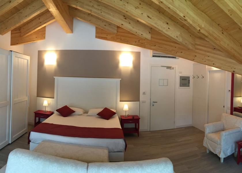 Lombardy Domaso Room