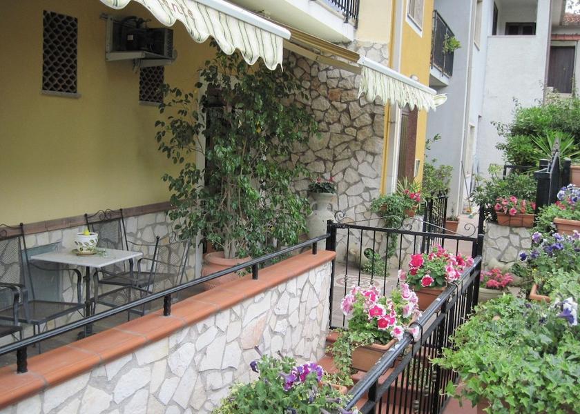 Calabria Sangineto Exterior Detail