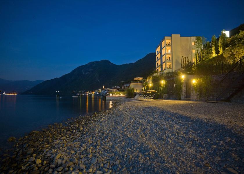 Lombardy Lezzeno Beach