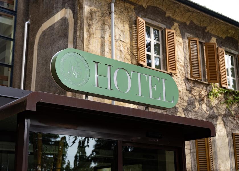 Lombardy Trescore Balneario Exterior detail