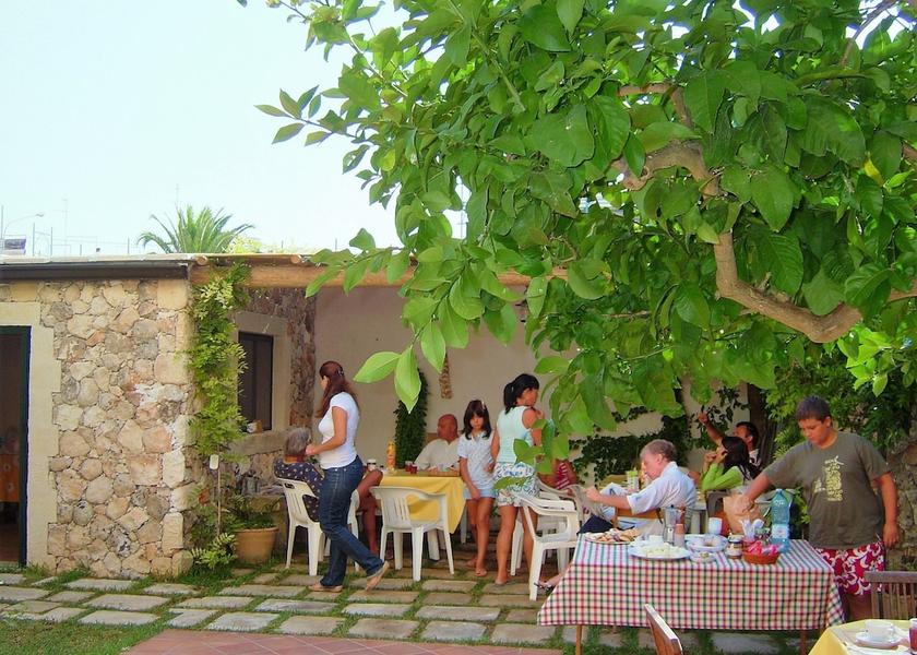 Puglia Muro Leccese Garden