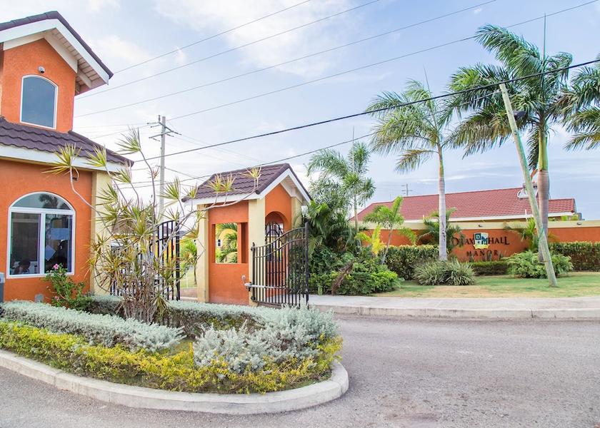 Saint James Ocho Rios Entrance