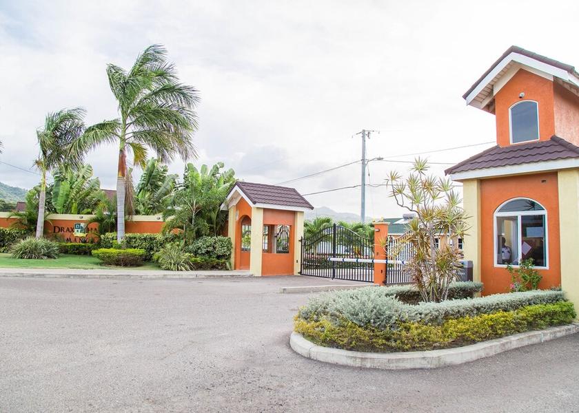 Saint James Ocho Rios Exterior Detail