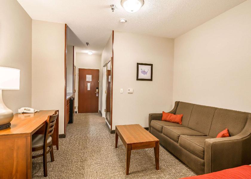 South Dakota Rapid City Guestroom
