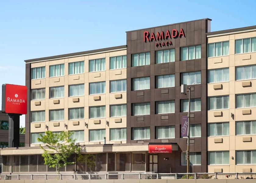 Quebec Montreal Exterior