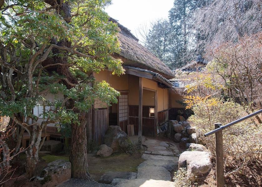 Gifu Nakatsugawa Exterior Detail
