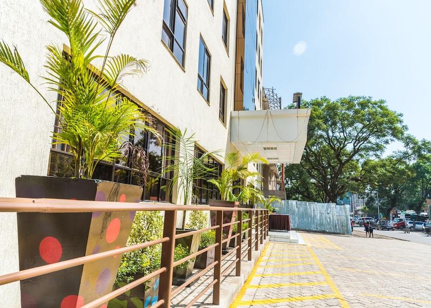  Nakuru Exterior Detail