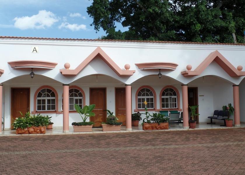  Nairobi Exterior Detail