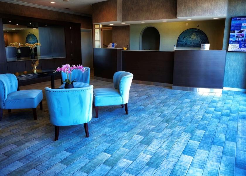 California Redwood City Lobby