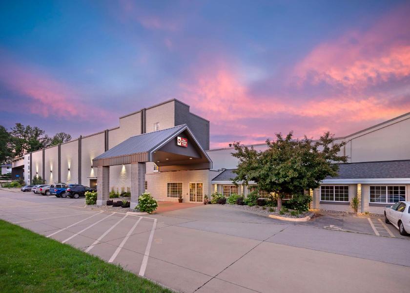 Iowa Cedar Rapids exterior view