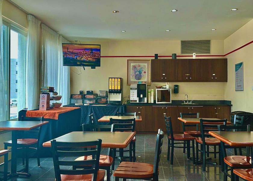 Ontario Kingston Breakfast Area