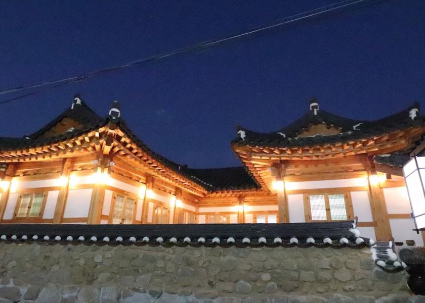 North Gyeongsang Gyeongju Courtyard
