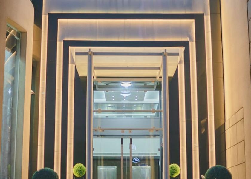 Mount Lebanon Dbayeh Interior entrance