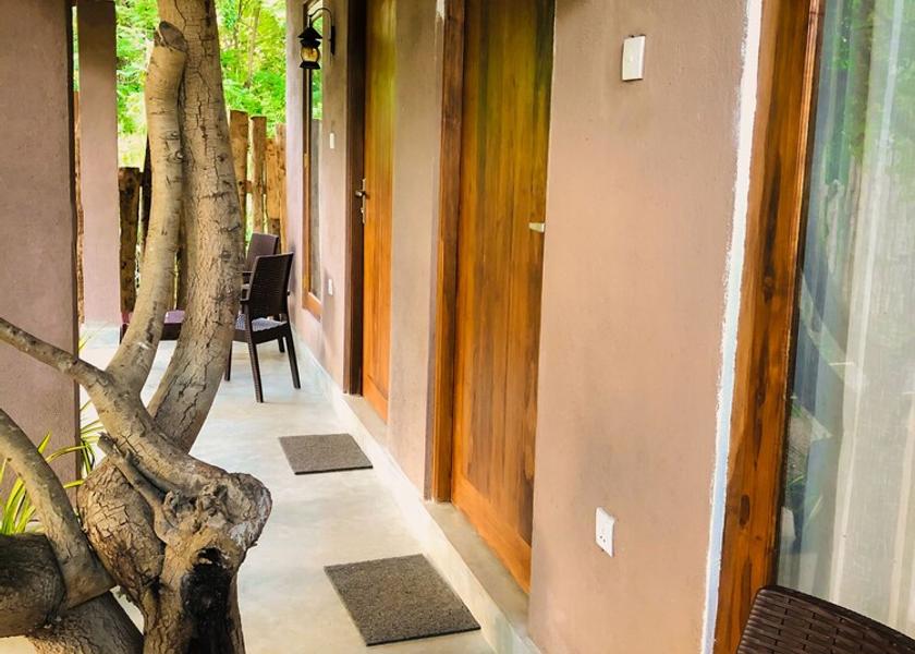 Sabaragamuwa Province Udawalawa Entrance