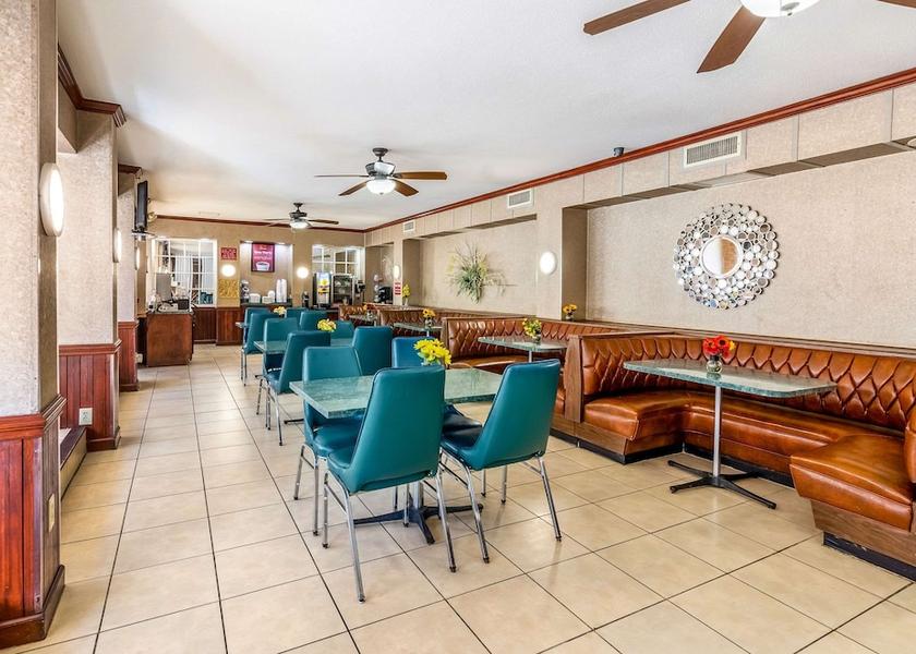 Virginia Martinsville Breakfast Area