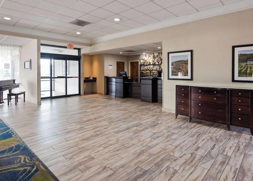 Virginia Leesburg Lobby