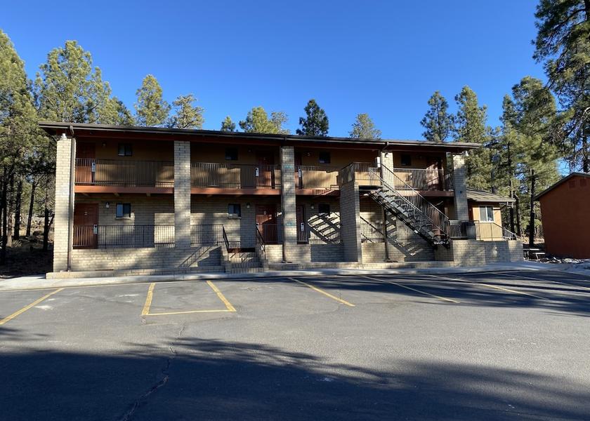 Arizona Munds Park Exterior Detail