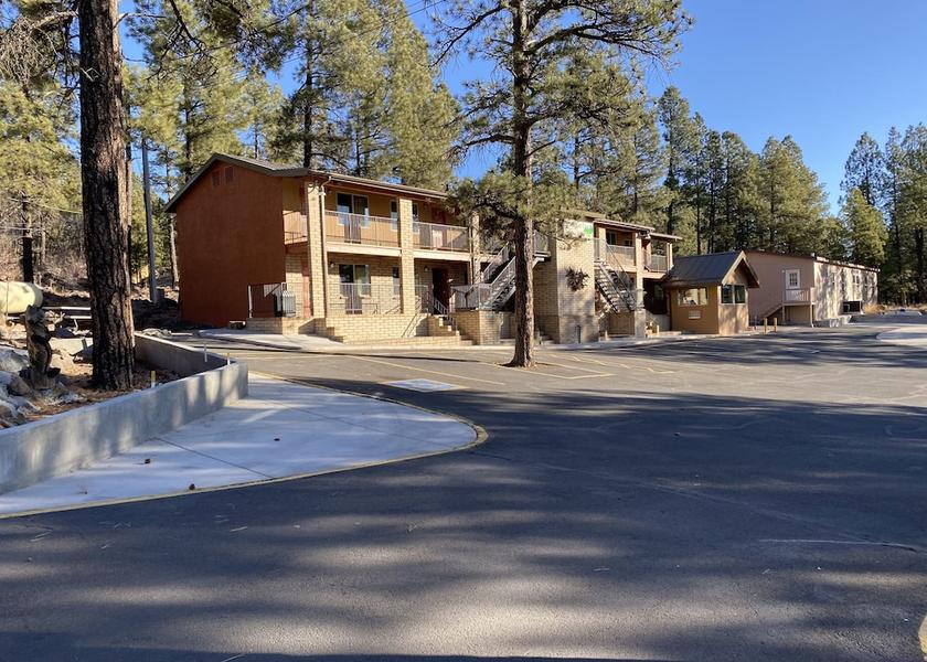 Arizona Munds Park Exterior Detail