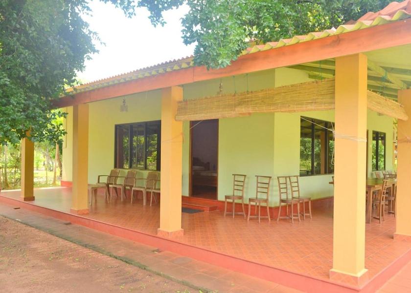 Anuradhapura District Nochchiyagama Exterior Detail