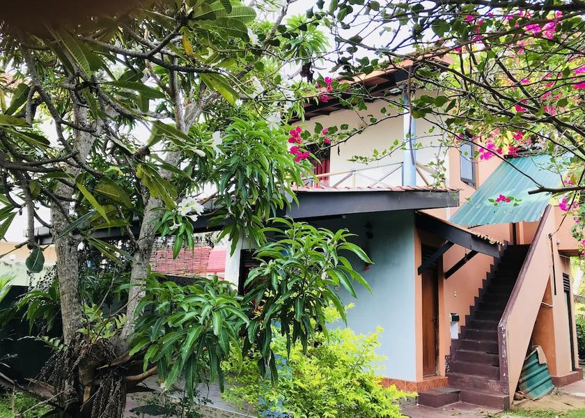 Puttalam District Marawila Exterior Detail