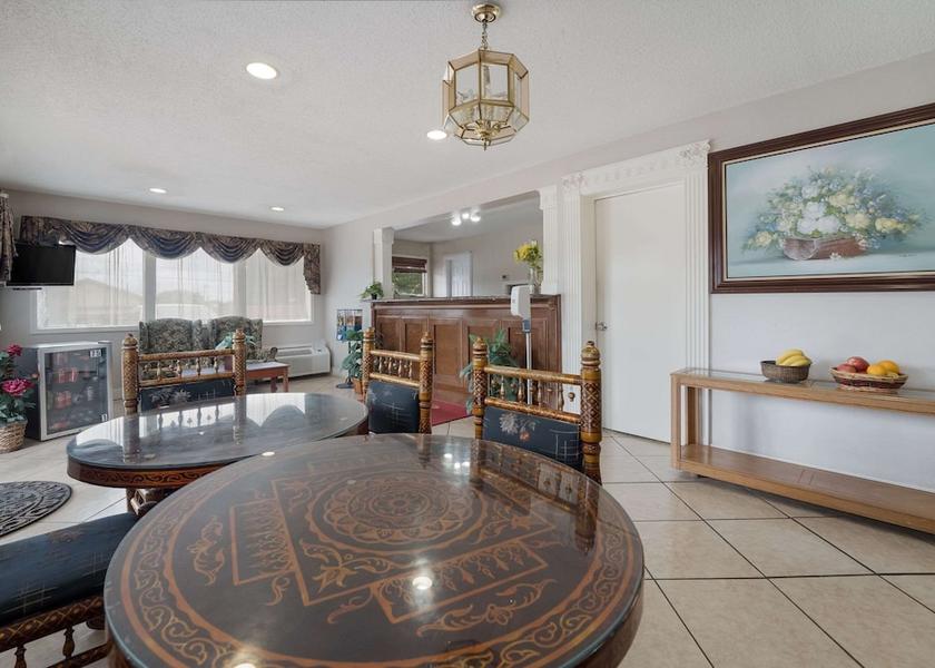 Georgia Thomaston Breakfast Area