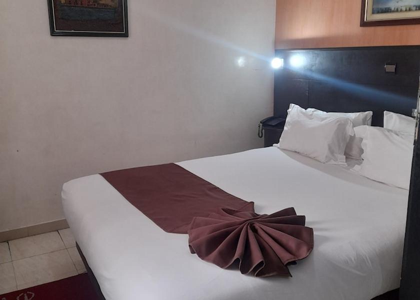  Casablanca Room