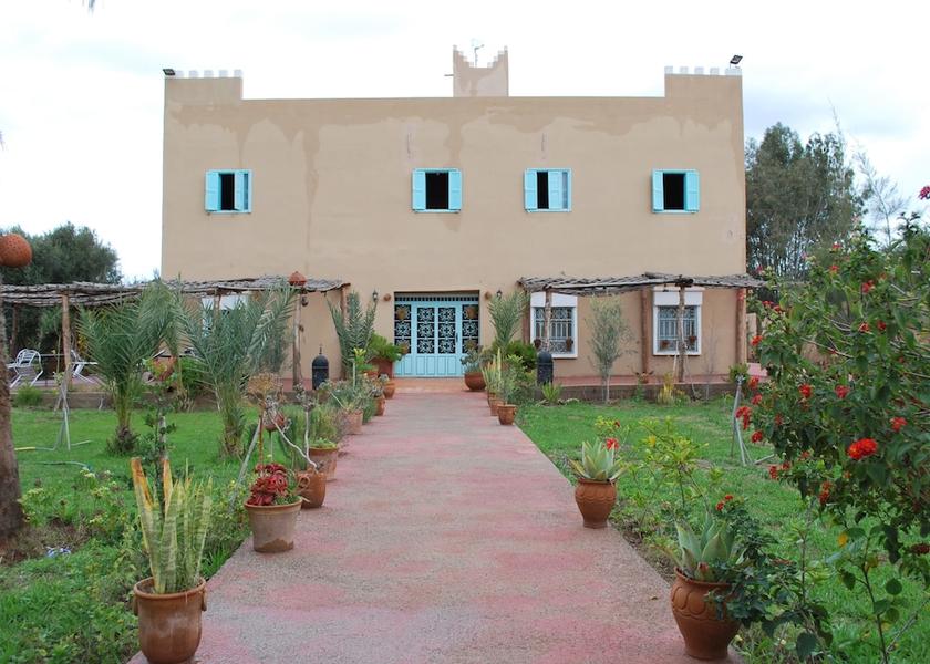 Issen Facade