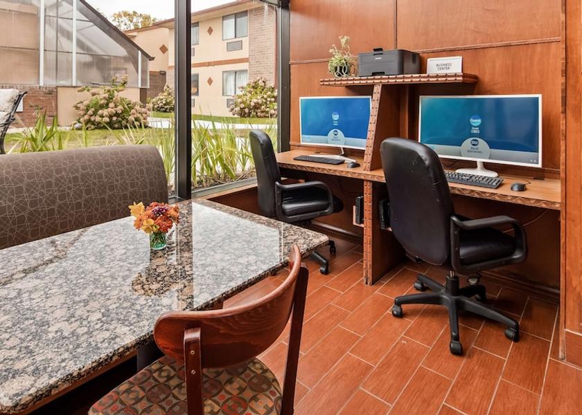 Michigan Livonia Business center