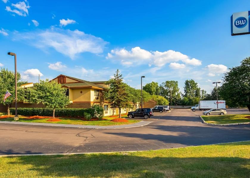 Michigan Livonia Exterior Detail