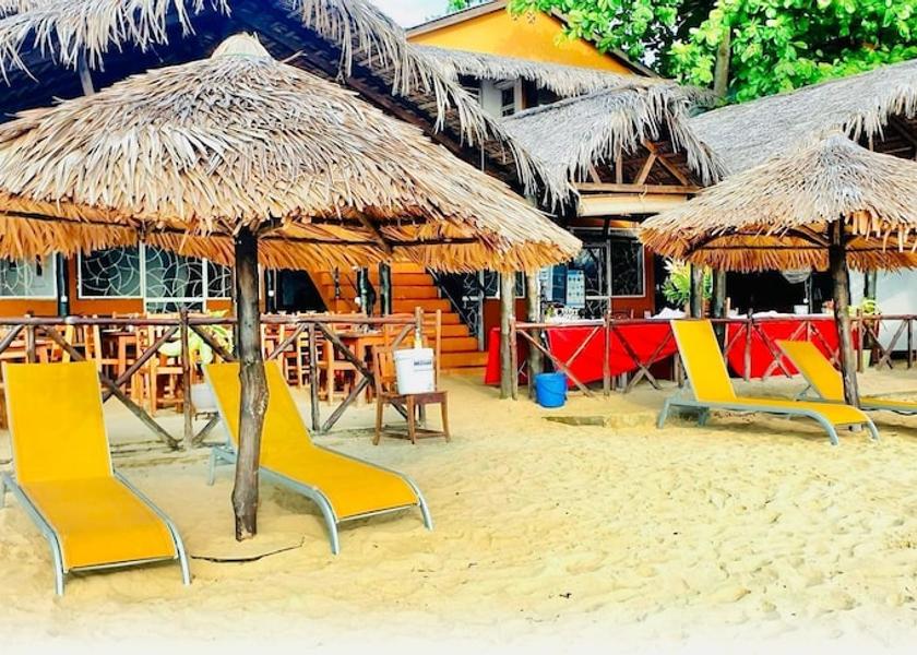  Nosy Be Exterior Detail