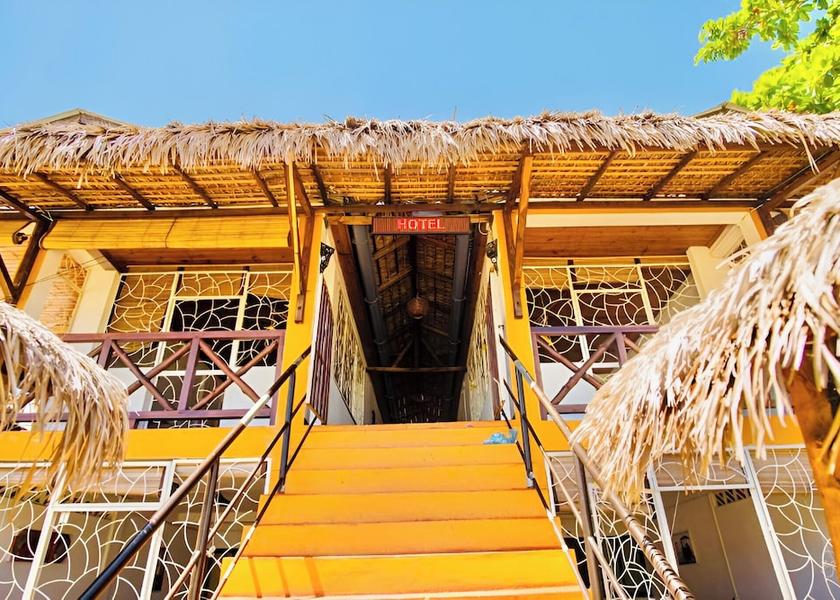  Nosy Be Exterior Detail