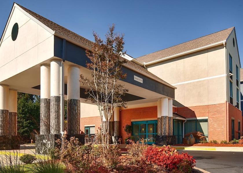 Georgia Roswell Exterior Detail