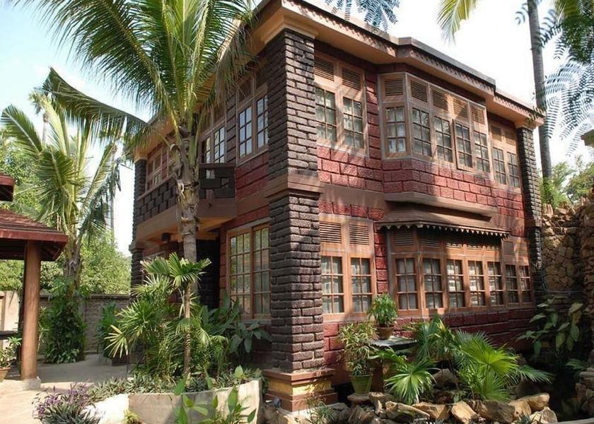  Nyaung-U Exterior Detail