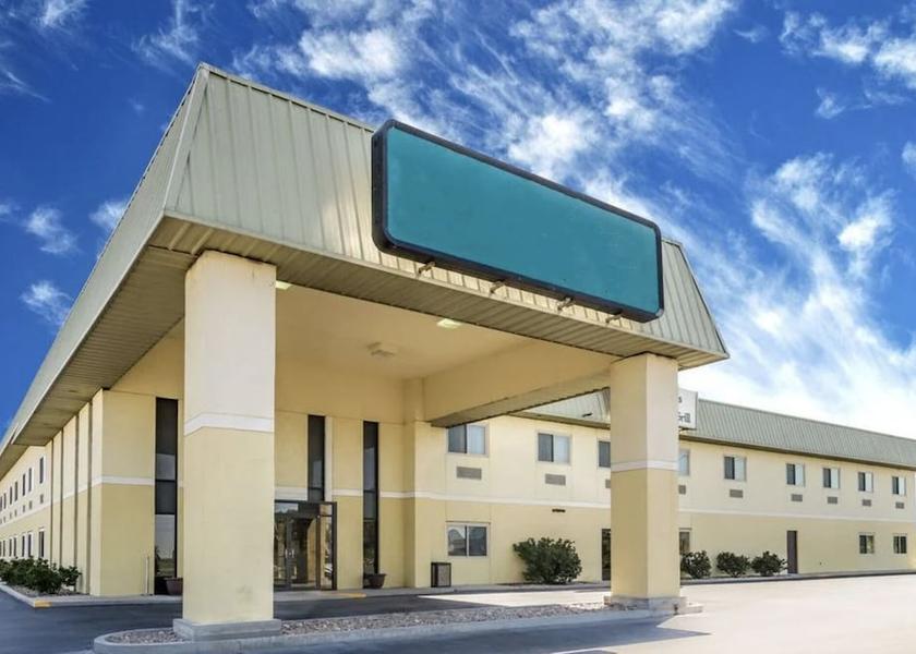 Minnesota Hutchinson Exterior Detail