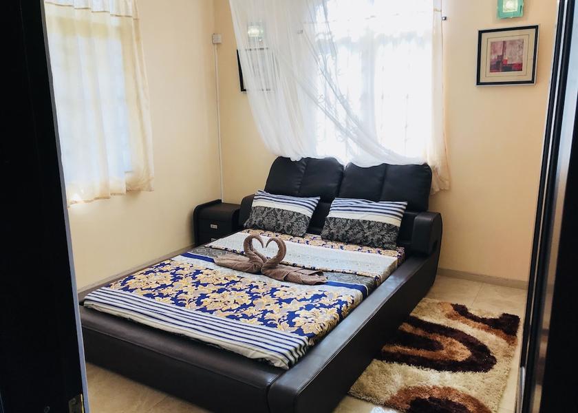  Calodyne Room