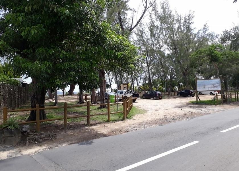 MU Cap Malheureux Exterior Detail