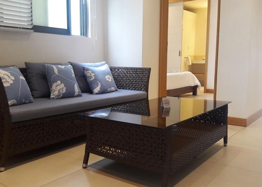  Flic-en-Flac Interior Entrance