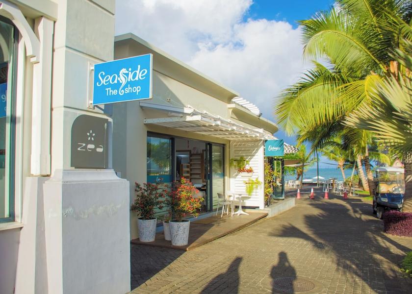  Roches Noires Gift Shop