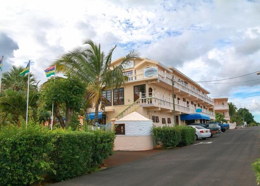  Flic-en-Flac Exterior Detail