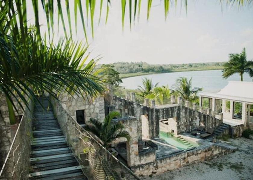 Quintana Roo Coba Exterior Detail