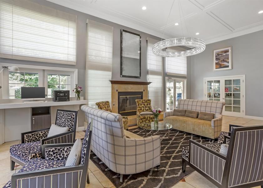 California Dixon Lobby