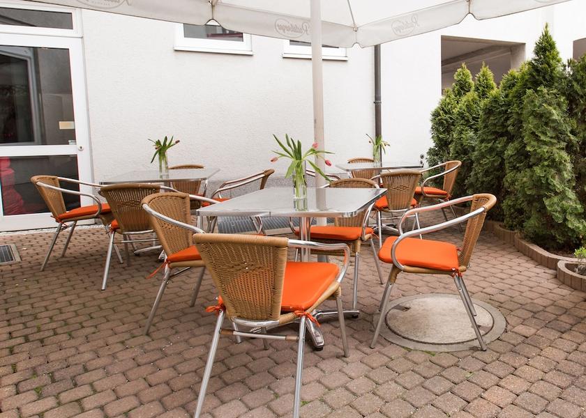 Saxony Dresden Bar (on property)