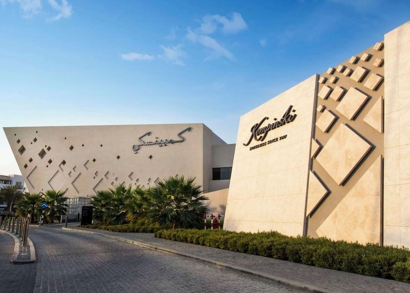  Muscat Exterior Detail