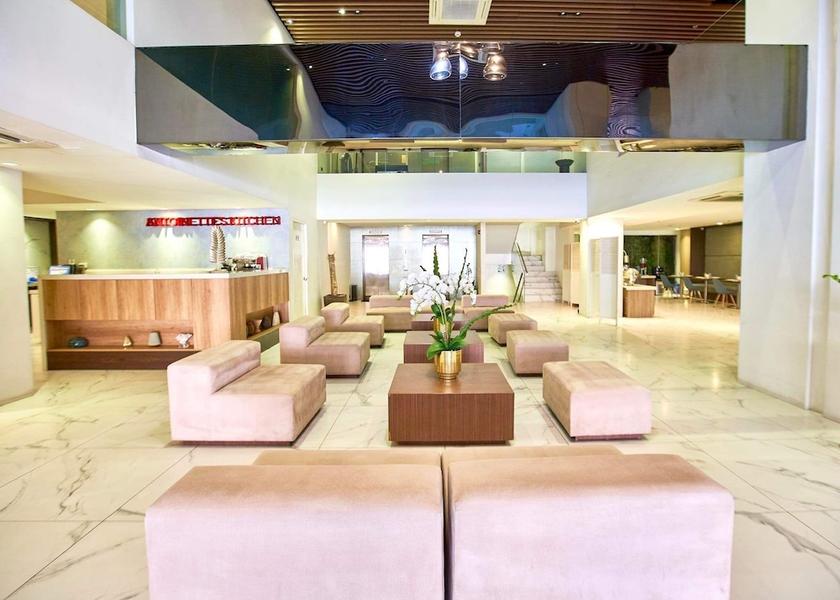 Makati Lobby sitting area