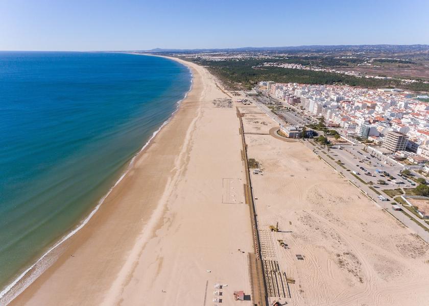 Faro Vila Real Santo Antonio Beach