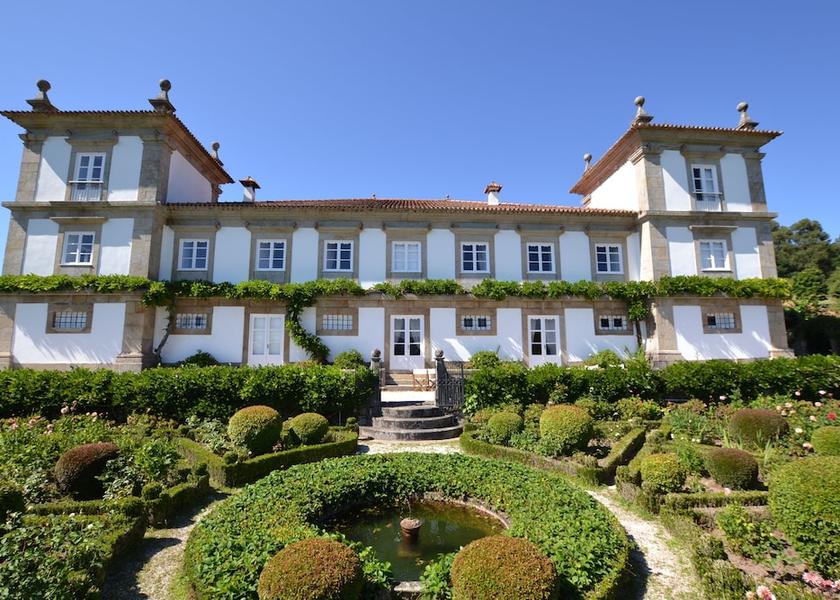 Viana do Castelo Ponte de Lima Facade